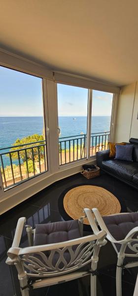 Blue Diamond-seaview & free park